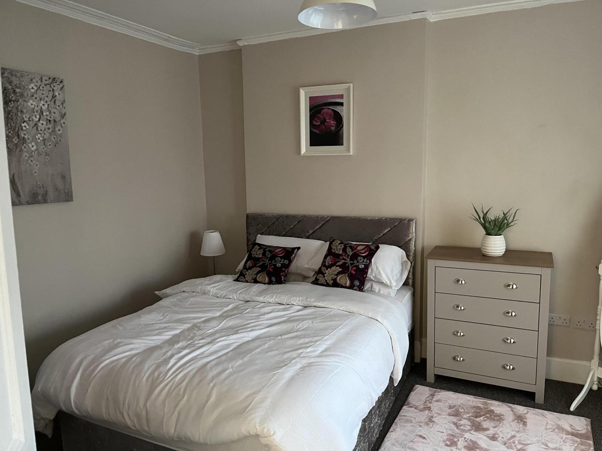 3 Bed Cozy Antrim Apartment With Great Views Exterior photo